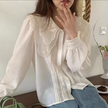 画像をギャラリービューアに読み込む, お菓子作りが得意な女の子のブラウス_N1410