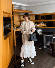 画像をギャラリービューアに読み込む, パスタランチを食べる日の裾ティアードスウェットワンピース_N1613