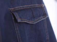 画像をギャラリービューアに読み込む, ショートカットが似合う女の子のオーバーサイズデニムシャツ_N1789