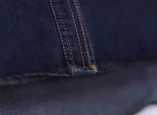 画像をギャラリービューアに読み込む, ショートカットが似合う女の子のオーバーサイズデニムシャツ_N1789