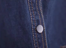 画像をギャラリービューアに読み込む, ショートカットが似合う女の子のオーバーサイズデニムシャツ_N1789