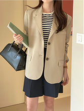 画像をギャラリービューアに読み込む, 休日に図書館へ行く女の子のテーラードオーバージャケット_N2113