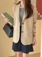 画像をギャラリービューアに読み込む, 休日に図書館へ行く女の子のテーラードオーバージャケット_N2113