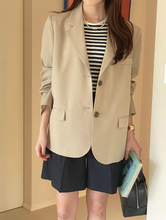 画像をギャラリービューアに読み込む, 休日に図書館へ行く女の子のテーラードオーバージャケット_N2113