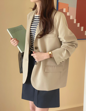 画像をギャラリービューアに読み込む, 休日に図書館へ行く女の子のテーラードオーバージャケット_N2113