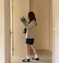 画像をギャラリービューアに読み込む, 休日に図書館へ行く女の子のテーラードオーバージャケット_N2113