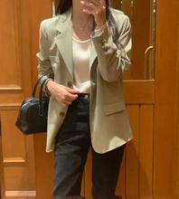 画像をギャラリービューアに読み込む, 休日に図書館へ行く女の子のテーラードオーバージャケット_N2113