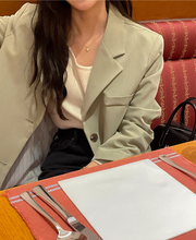 画像をギャラリービューアに読み込む, 休日に図書館へ行く女の子のテーラードオーバージャケット_N2113