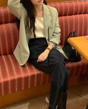 画像をギャラリービューアに読み込む, 休日に図書館へ行く女の子のテーラードオーバージャケット_N2113