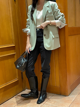 画像をギャラリービューアに読み込む, 休日に図書館へ行く女の子のテーラードオーバージャケット_N2113