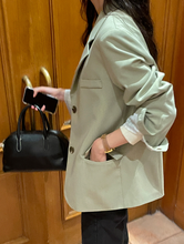 画像をギャラリービューアに読み込む, 休日に図書館へ行く女の子のテーラードオーバージャケット_N2113