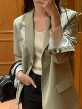画像をギャラリービューアに読み込む, 休日に図書館へ行く女の子のテーラードオーバージャケット_N2113