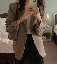 画像をギャラリービューアに読み込む, 休日に図書館へ行く女の子のテーラードオーバージャケット_N2113