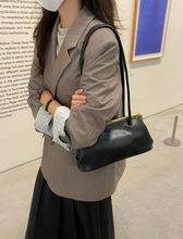 画像をギャラリービューアに読み込む, 休日に図書館へ行く女の子のテーラードオーバージャケット_N2113