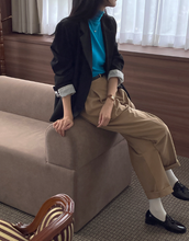 画像をギャラリービューアに読み込む, 休日に図書館へ行く女の子のテーラードオーバージャケット_N2113