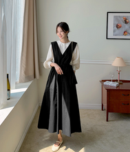 画像をギャラリービューアに読み込む, 雑貨屋さん巡りが好きな女の子のウエストギャザーVネックジャンパースカート_N3496