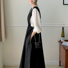 画像をギャラリービューアに読み込む, 雑貨屋さん巡りが好きな女の子のウエストギャザーVネックジャンパースカート_N3496