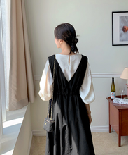 画像をギャラリービューアに読み込む, 雑貨屋さん巡りが好きな女の子のウエストギャザーVネックジャンパースカート_N3496