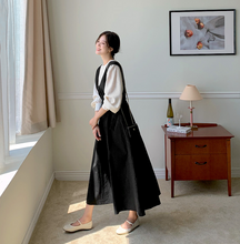 画像をギャラリービューアに読み込む, 雑貨屋さん巡りが好きな女の子のウエストギャザーVネックジャンパースカート_N3496