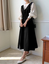 画像をギャラリービューアに読み込む, 雑貨屋さん巡りが好きな女の子のウエストギャザーVネックジャンパースカート_N3496