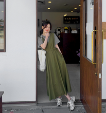 画像をギャラリービューアに読み込む, 雑貨屋さん巡りが好きな女の子のウエストギャザーVネックジャンパースカート_N3496