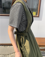 画像をギャラリービューアに読み込む, 雑貨屋さん巡りが好きな女の子のウエストギャザーVネックジャンパースカート_N3496