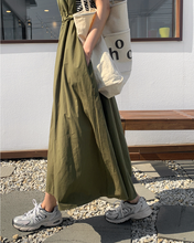 画像をギャラリービューアに読み込む, 雑貨屋さん巡りが好きな女の子のウエストギャザーVネックジャンパースカート_N3496