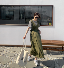 画像をギャラリービューアに読み込む, 雑貨屋さん巡りが好きな女の子のウエストギャザーVネックジャンパースカート_N3496