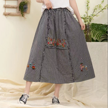 画像をギャラリービューアに読み込む, 森の小さなパン屋さんに行く日の刺繍デザインAラインスカート_N3128