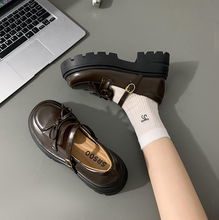 画像をギャラリービューアに読み込む, 喫茶店のマスターと仲良しなあの子のポイントリボンメリージェーンシューズ_N3228