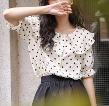 画像をギャラリービューアに読み込む, シャンゼリゼ通りですれ違ったあの子のフリルドットブラウス_N3537