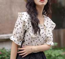 画像をギャラリービューアに読み込む, シャンゼリゼ通りですれ違ったあの子のフリルドットブラウス_N3537