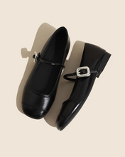 画像をギャラリービューアに読み込む, モンマルトルの古い劇場で踊るパンプス_K0031