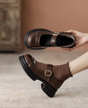 画像をギャラリービューアに読み込む, ブルージュの街角に響いたクラシックのパンプス_K0032