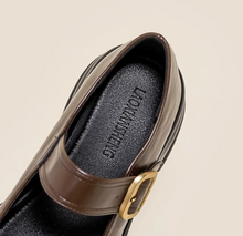 画像をギャラリービューアに読み込む, ブルージュの街角に響いたクラシックのパンプス_K0032