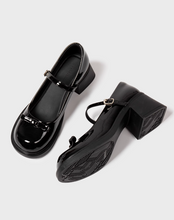 画像をギャラリービューアに読み込む, 路地裏のカフェで恋が始まった日のパンプス_K0033