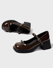 画像をギャラリービューアに読み込む, 路地裏のカフェで恋が始まった日のパンプス_K0033