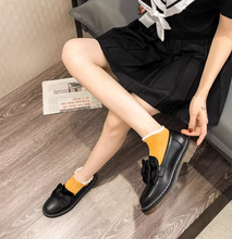 画像をギャラリービューアに読み込む, キャラメルマキアートと歩くパリの友達が履いてたリボンローファー_K0037