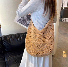 画像をギャラリービューアに読み込む, ひまわりのような編み目が揺れるマルシェのショルダーバッグ_K0040