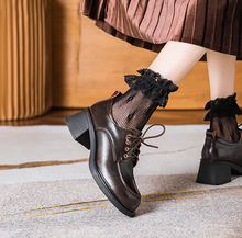 画像をギャラリービューアに読み込む, プラハの古本屋で見つけた物語のレースアップシューズ_K0039