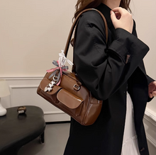 画像をギャラリービューアに読み込む, チャームが揺れるたび秘密がこぼれそうなショルダーバッグ_K0041