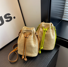 画像をギャラリービューアに読み込む, 素足でサンダルを履いた休日に似合うショルダーバッグ_K0044