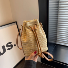 画像をギャラリービューアに読み込む, 素足でサンダルを履いた休日に似合うショルダーバッグ_K0044