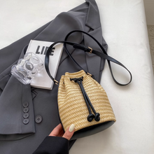 画像をギャラリービューアに読み込む, 素足でサンダルを履いた休日に似合うショルダーバッグ_K0044