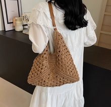 画像をギャラリービューアに読み込む, チューリップを抱えた帰り道のショルダーバッグ_K0045