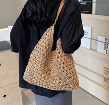 画像をギャラリービューアに読み込む, チューリップを抱えた帰り道のショルダーバッグ_K0045