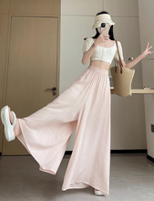 画像をギャラリービューアに読み込む, カフェテラスで見たパリの朝陽に映える優雅なスカート_K0060