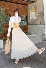 画像をギャラリービューアに読み込む, 花屋の前で買うか迷ったブーケと同じ色をした午後のプリーツスカート_K0062