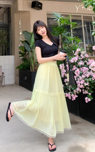 画像をギャラリービューアに読み込む, 花屋の前で買うか迷ったブーケと同じ色をした午後のプリーツスカート_K0062