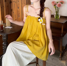 画像をギャラリービューアに読み込む, ビーチの屋台で飲むマンゴージュースみたいなキャミソール_K0093